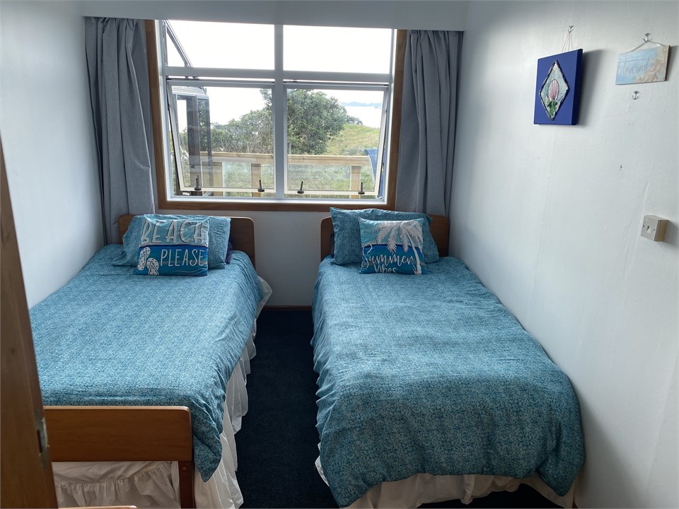 Kids bedroom - 2 single beds