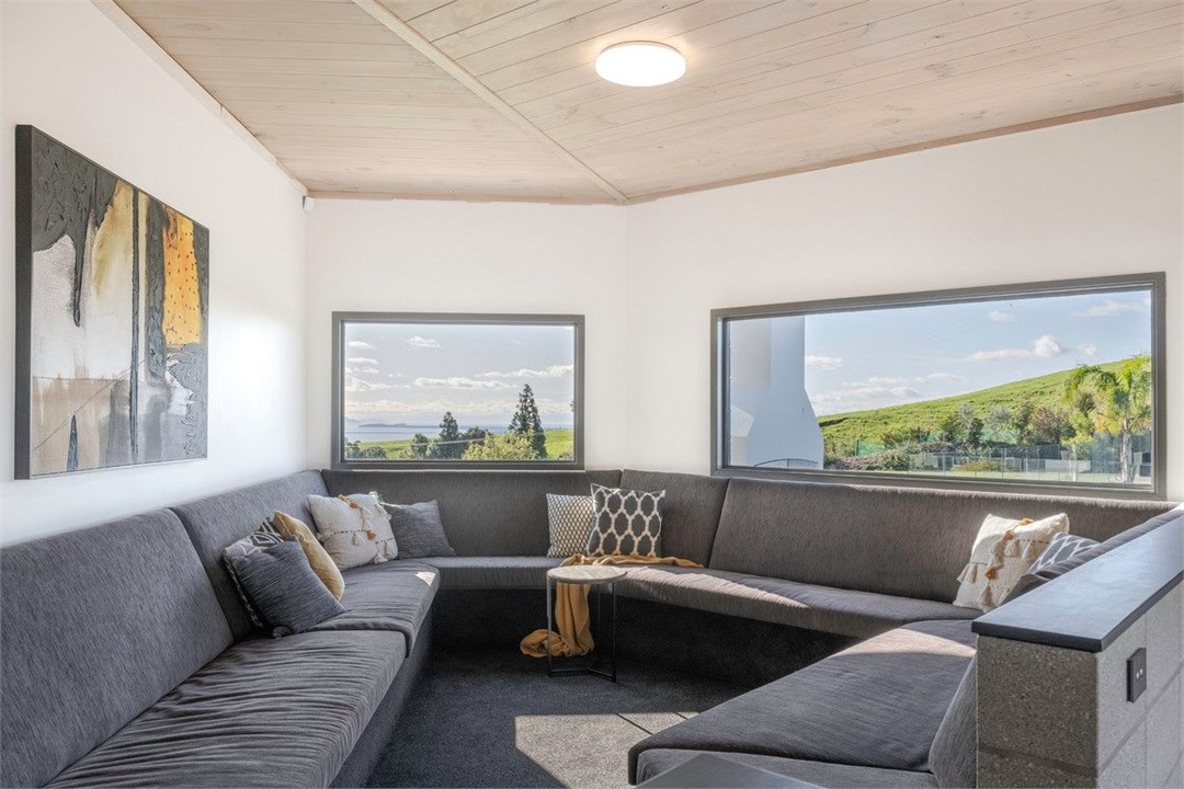 Additional snug seating area