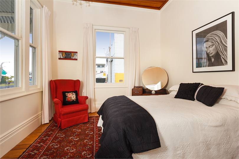 Brm 1 Master Queen bed