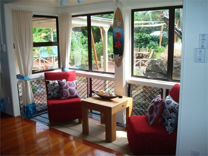 sun and reading room just off the lounge