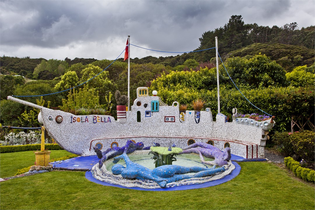 The Giants House mosaic statues nearby