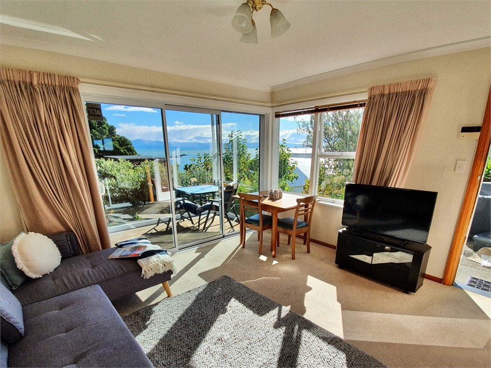 Living area - TV with Chromecast