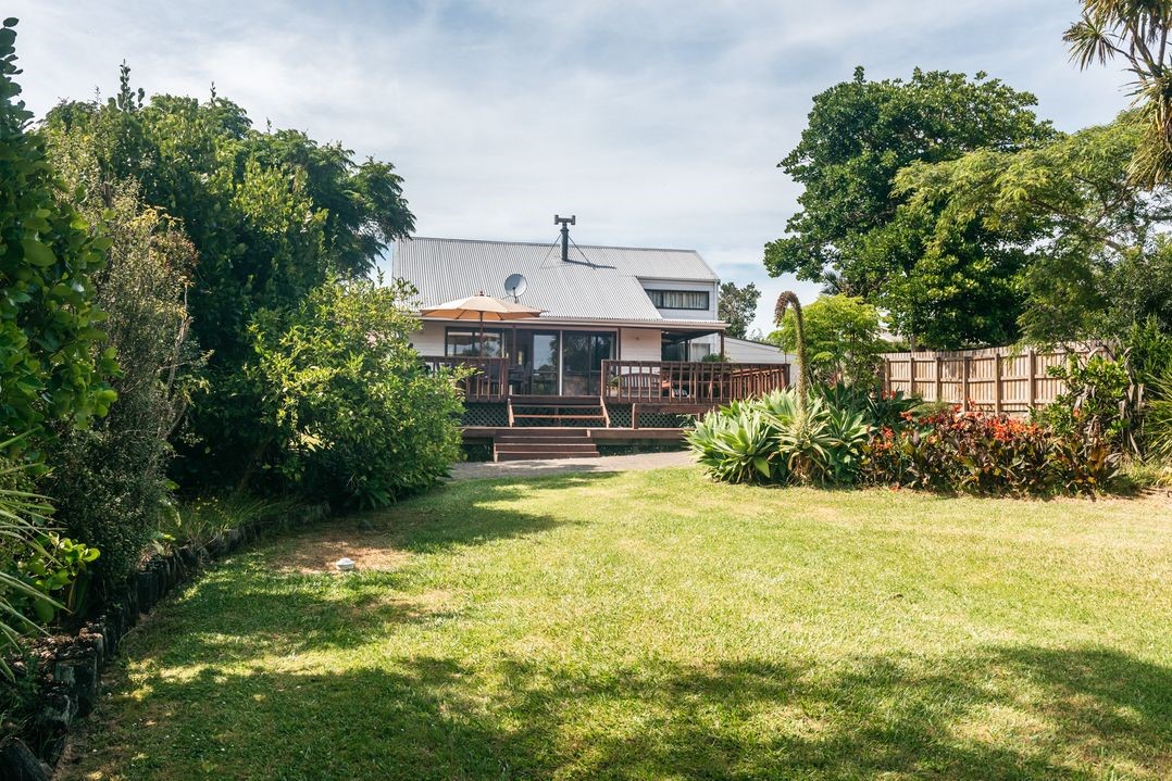 Olive Lane (Bachcare) Waiheke Island Bach for rent Holiday Houses