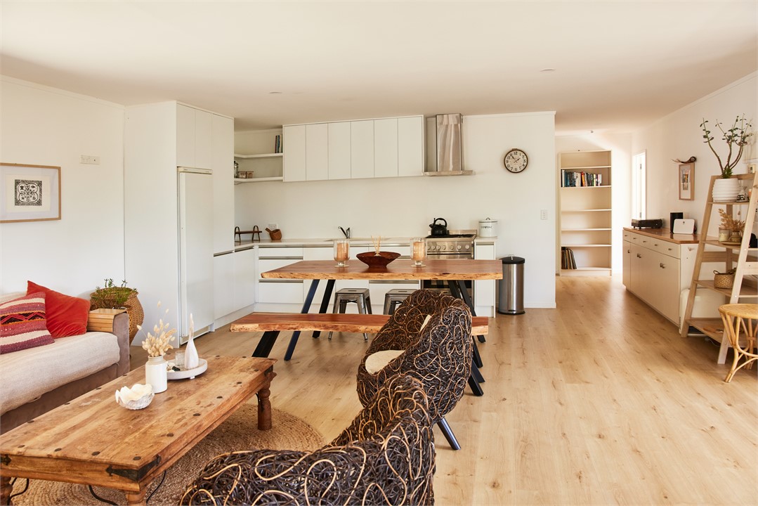 175° East Tree House Great Barrier Island Bach for rent Holiday