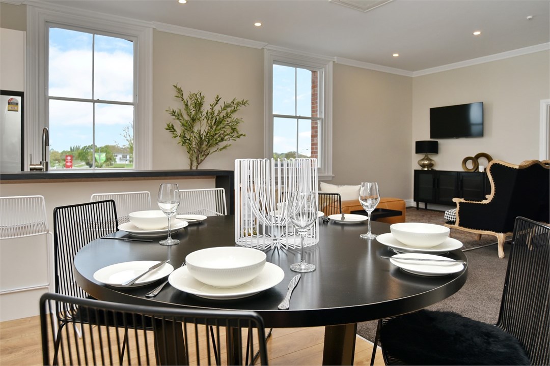 Dining table that seats 4 people