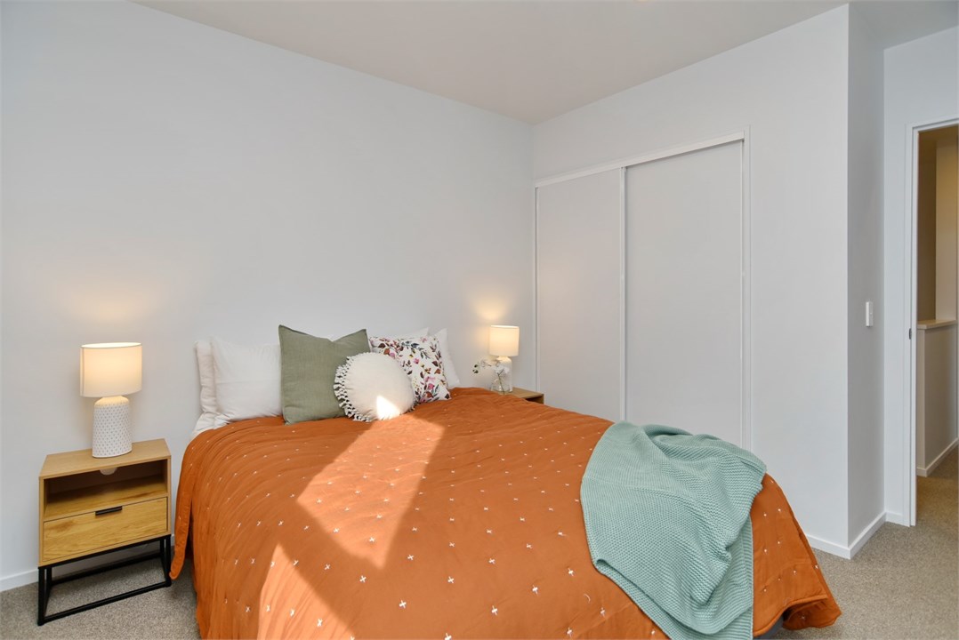 Bedroom 1 has a Queen bed