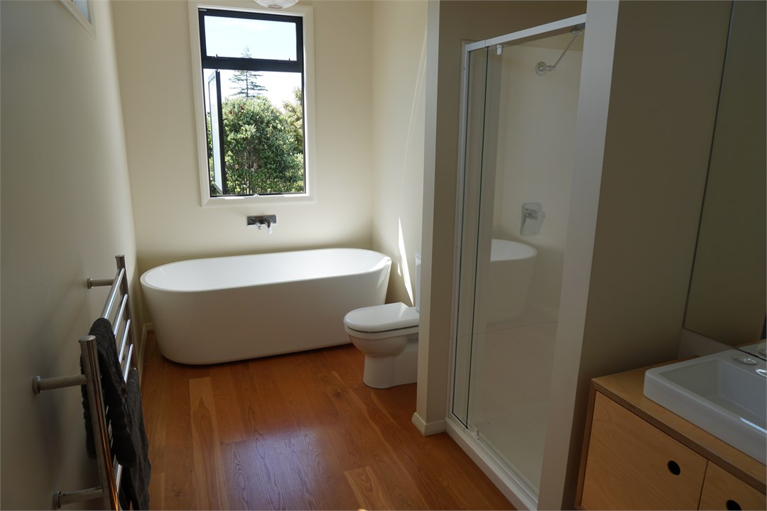 Main bathroom
