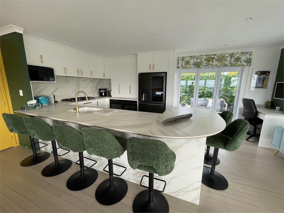 Luxury kitchen - 2 ovens, 2 dishdraws, digital gas