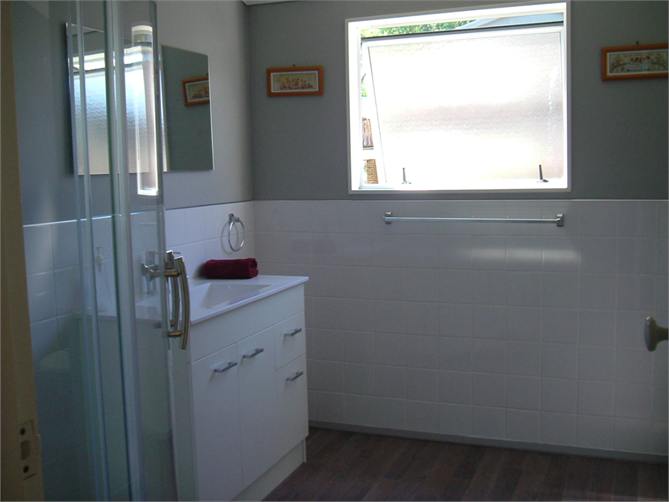 The bottom bath room