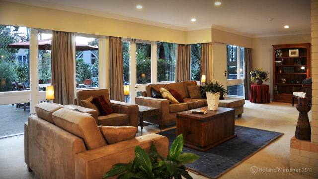 House Livingroom with outdoor flow to large deck