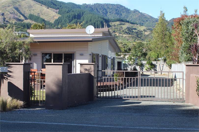 Fully fenced property