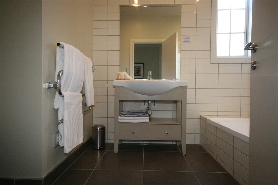 Main bathroom