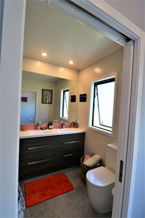 Master Ensuite Vanity