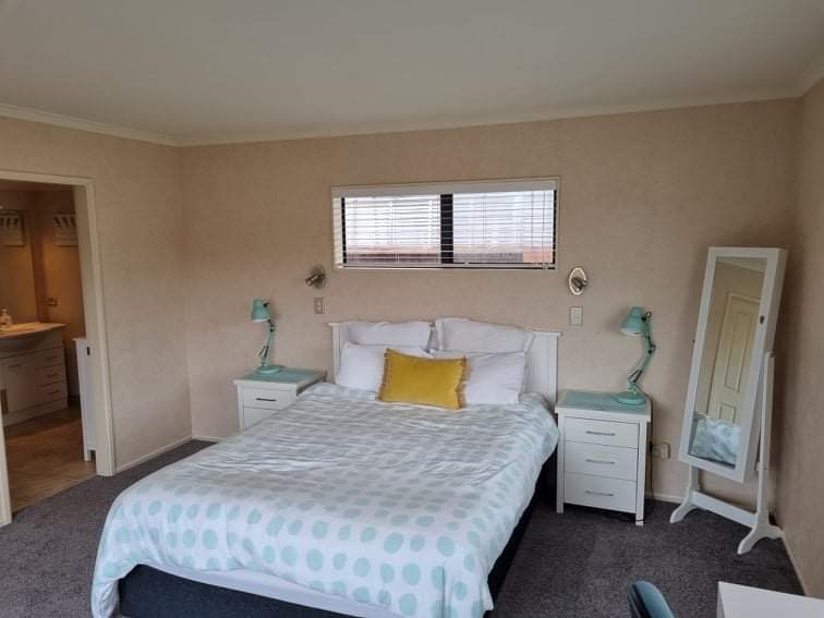 Main bedroom with ensuite