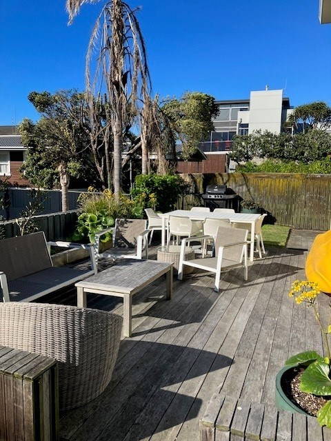 Backyard deck coming off entertaining room