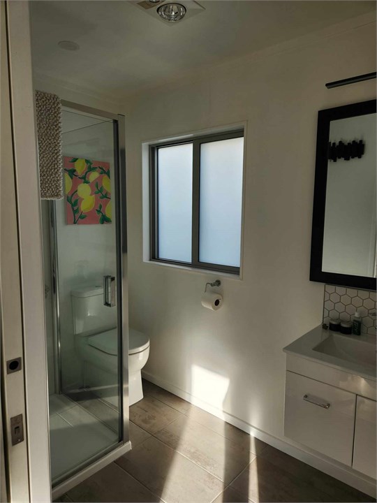 Main bedroom ensuite