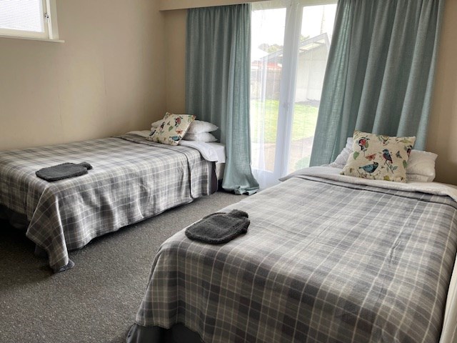 Bedroom 3; 2x king single