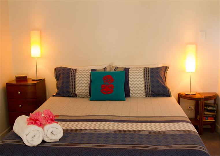 Main Bedrrom With Queen Bed