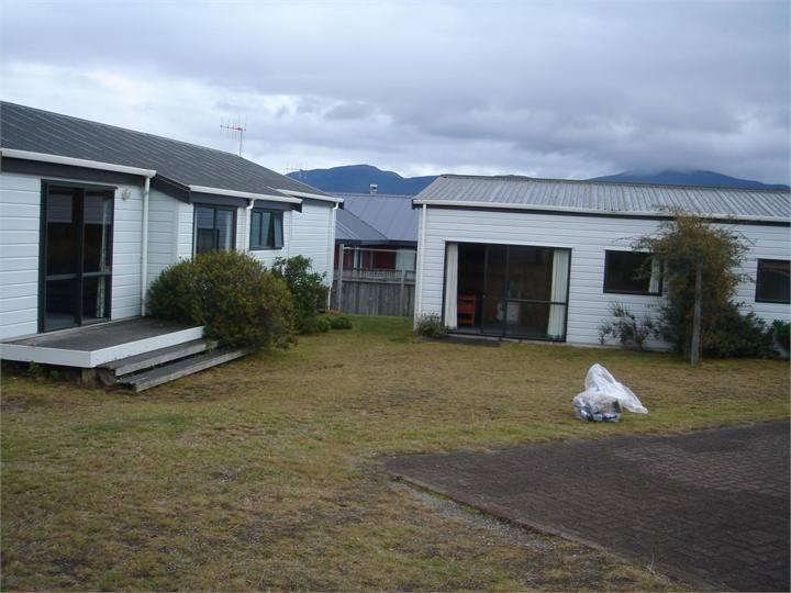 Back of house/Sleepout