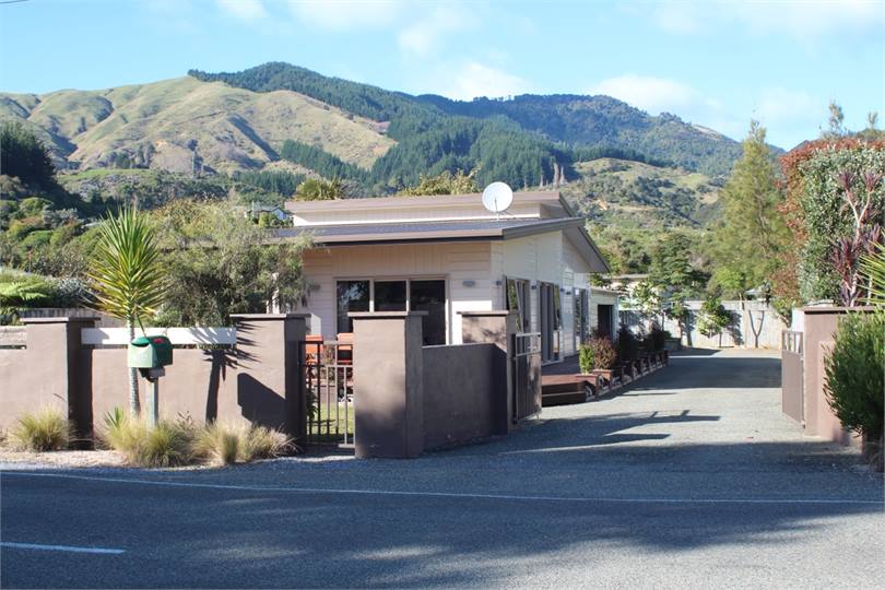 Loads of offstreet parking