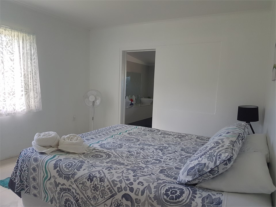 Kaynes-Ensuitebedroom-