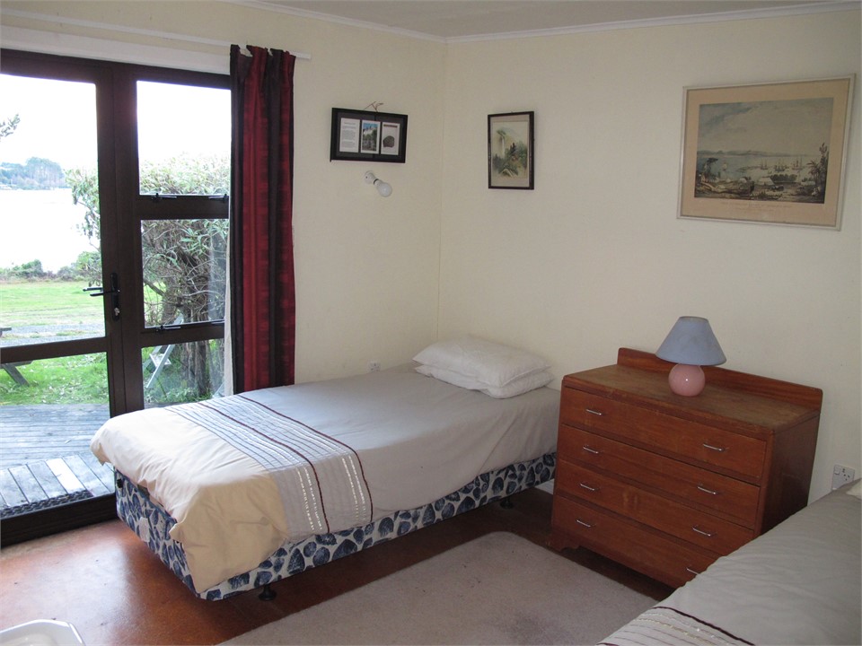 Third bedroom with twin singles