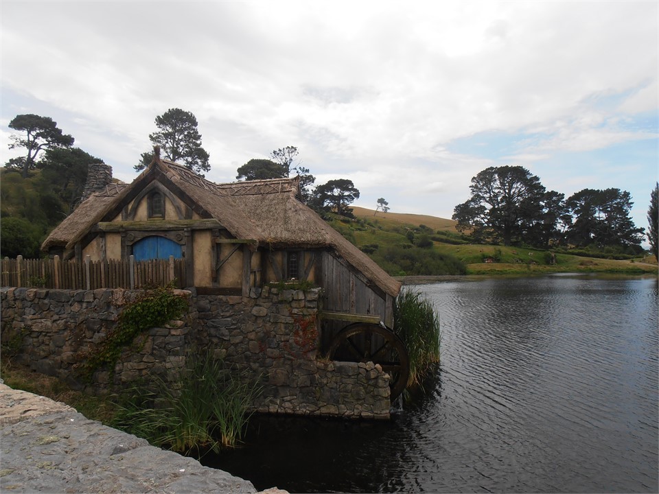90 minute drive to Matamata to Hobbiton-the mill h