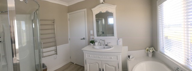 Main bathroom