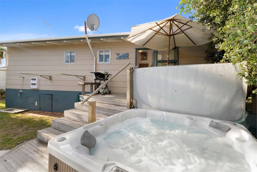 Gorgeous Hot Spring spa pool, will be professional