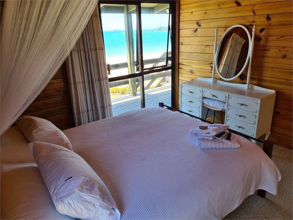 Master bedroom queen