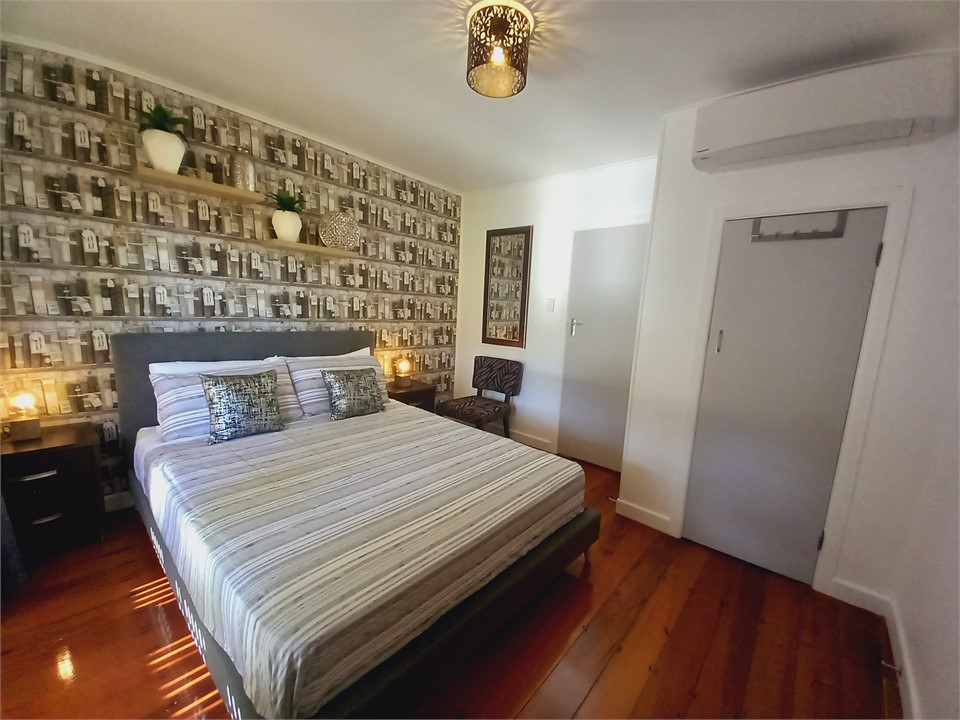 Cosy 5th bedroom, very comfortable with air con