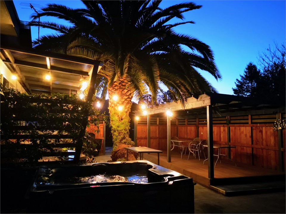 Bellvue Retreat Lake Rotorua Residential House for rent Holiday Houses