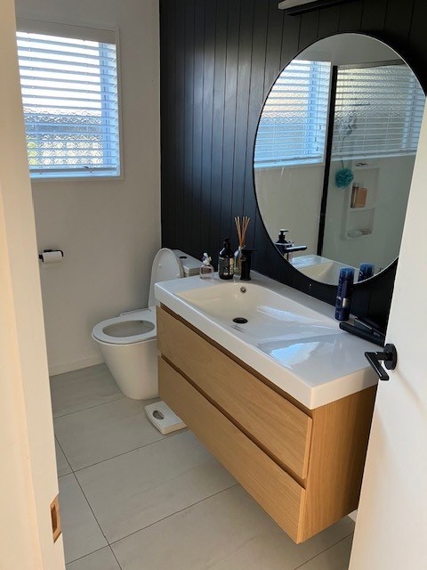 Bathroom down stairs