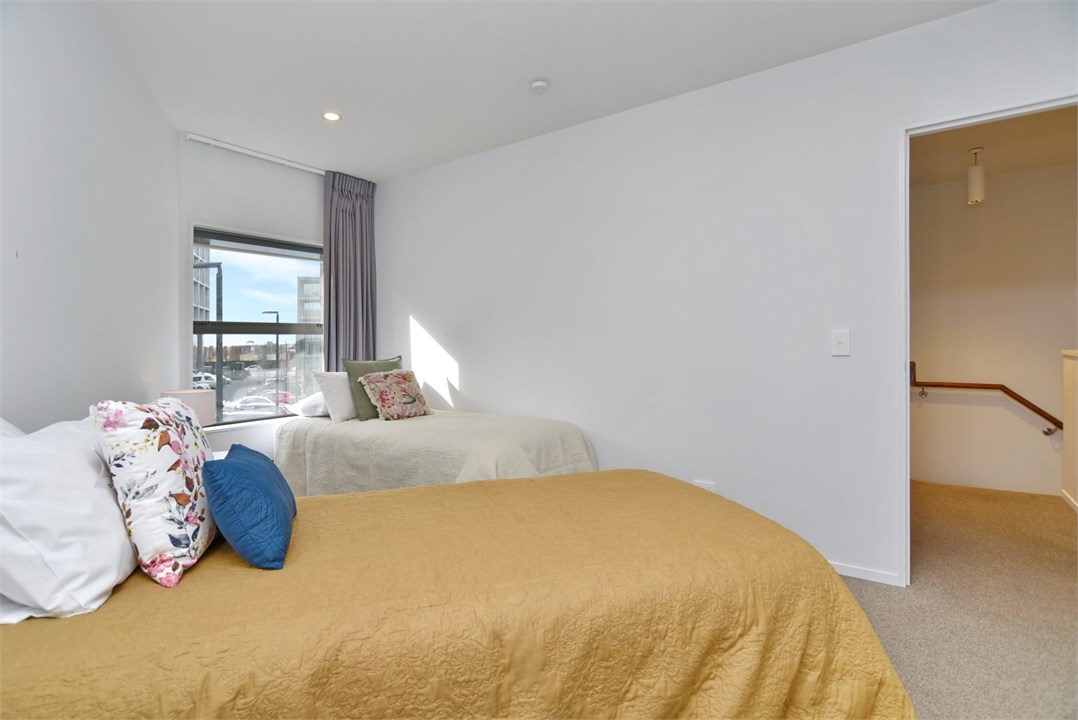 Bedroom 2 has 2 Single beds