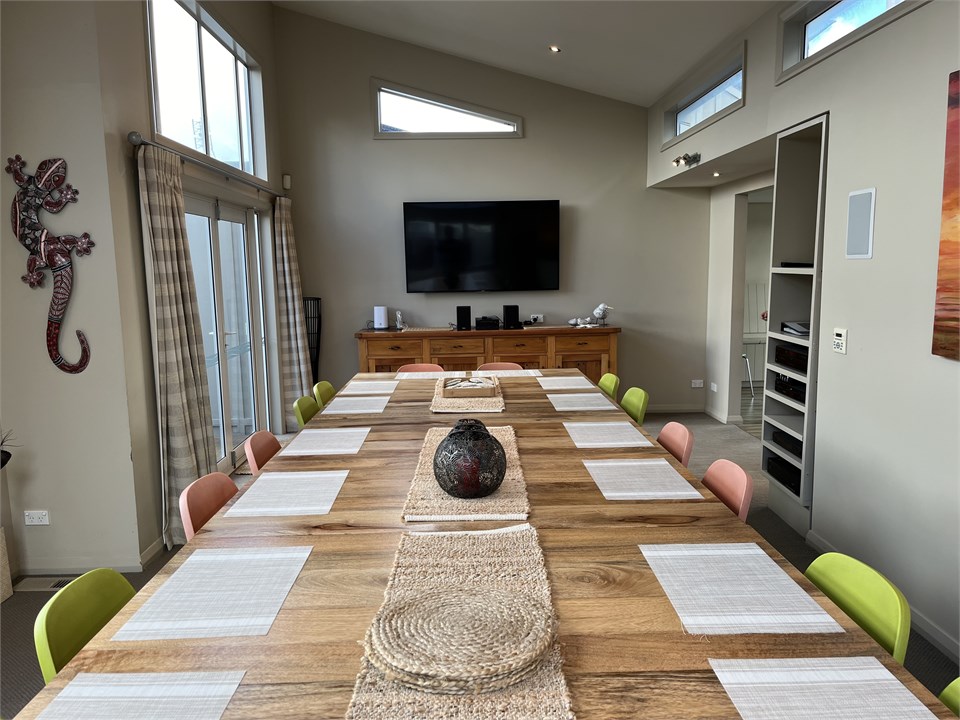 The dining table as a conference table for 16