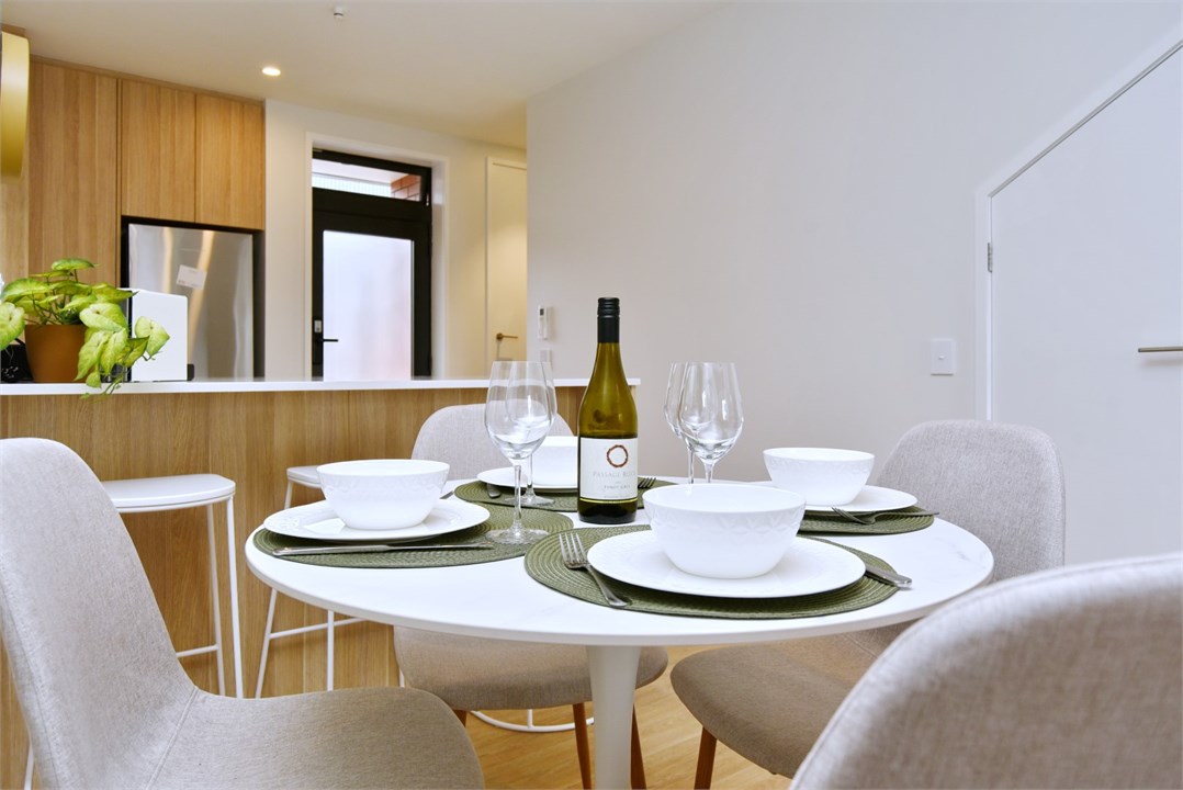 Dining table that seats 4 people