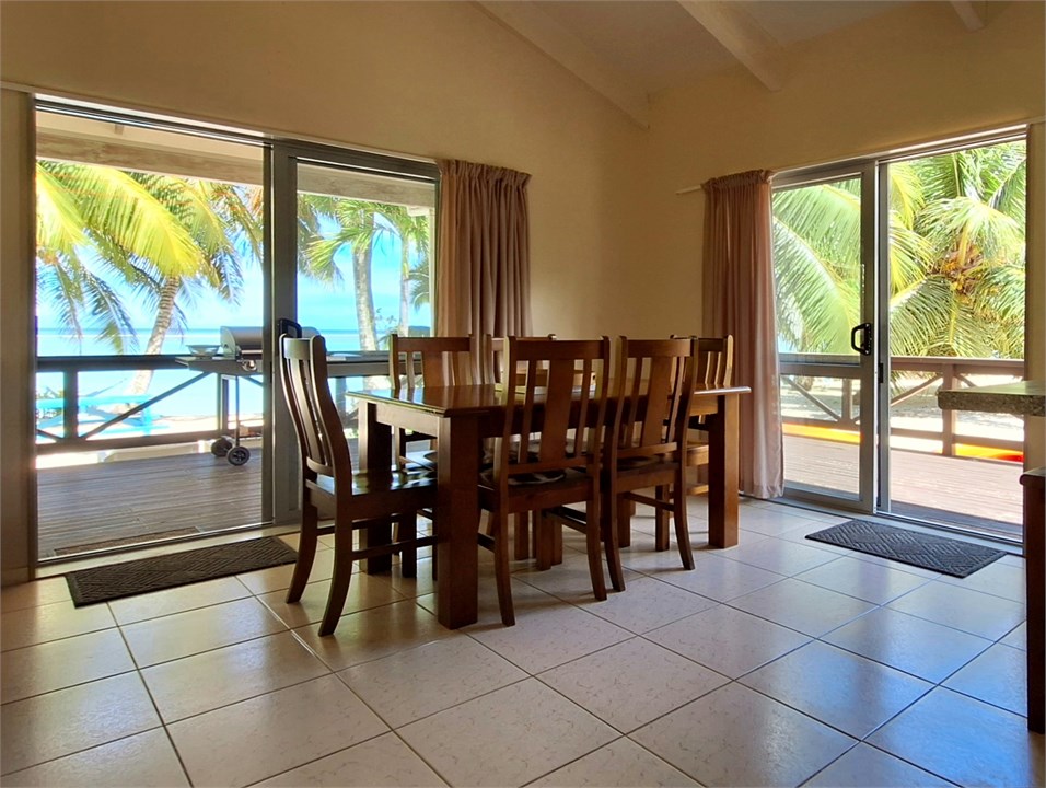 Nu - Spacious dining