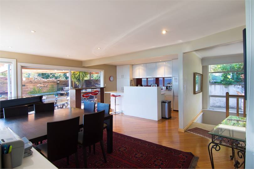 Dining & Kitchen Areas