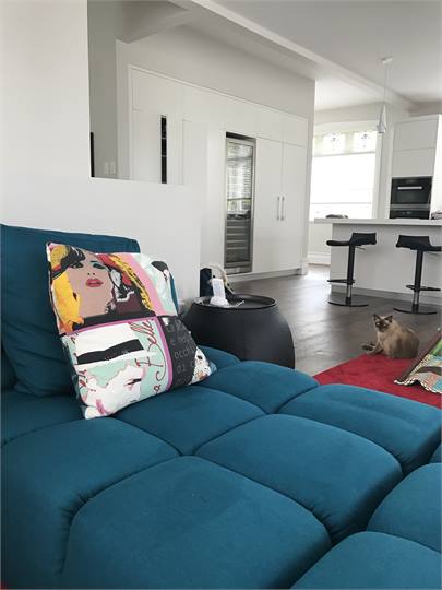 Parnell Laurie Ave - family room to kitchen