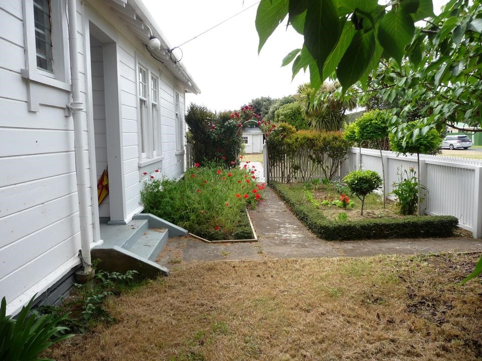 Side garden