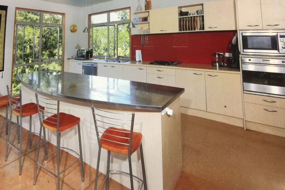 Large kitchen, Gas Hobs, wall oven, Air frier cook