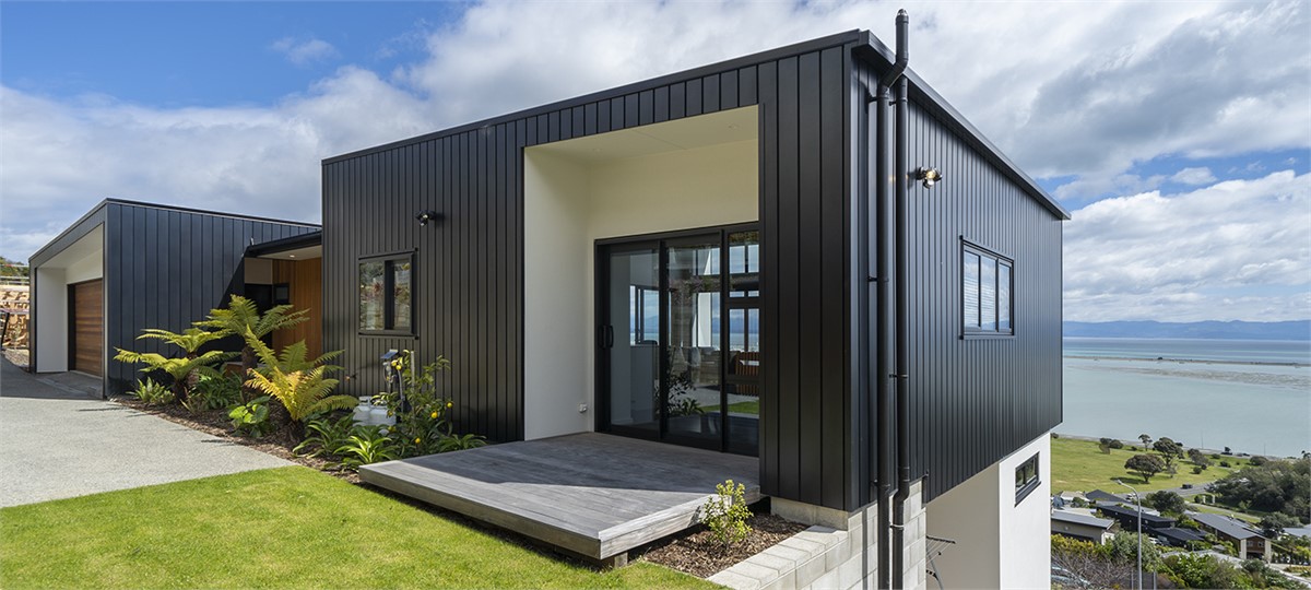 Side-entrance to the living area