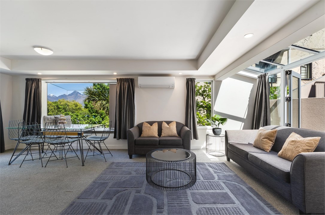 Lakefront Gem | Absolute Waterfront Aura Queenstow