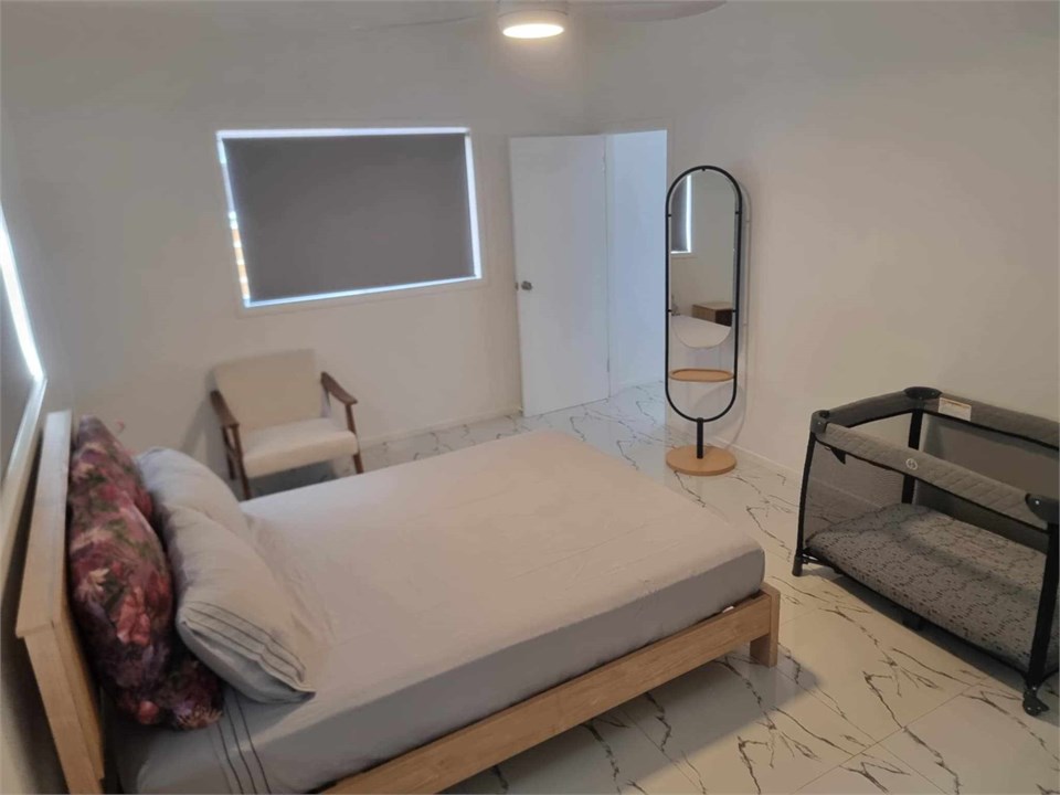 Master bedroom/Cot optional