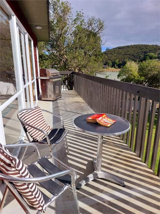Kereru cottage deck