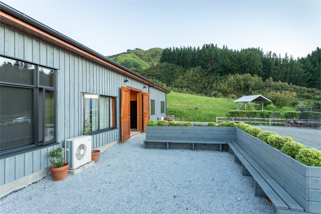 Outdoor entertaining area