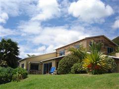 The unit upstairs has it's own private access.