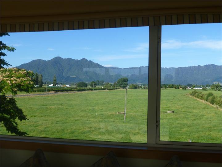 East view from Upstairs Lounge