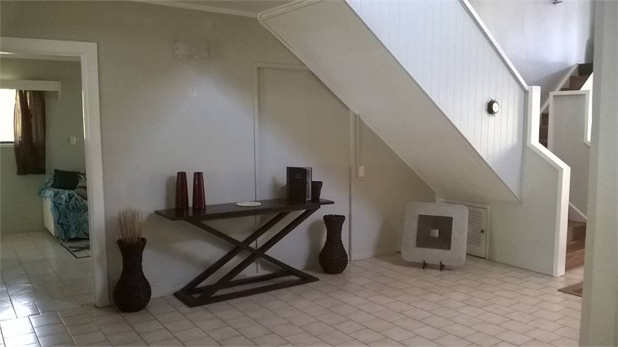 Lounge table - look at all the space