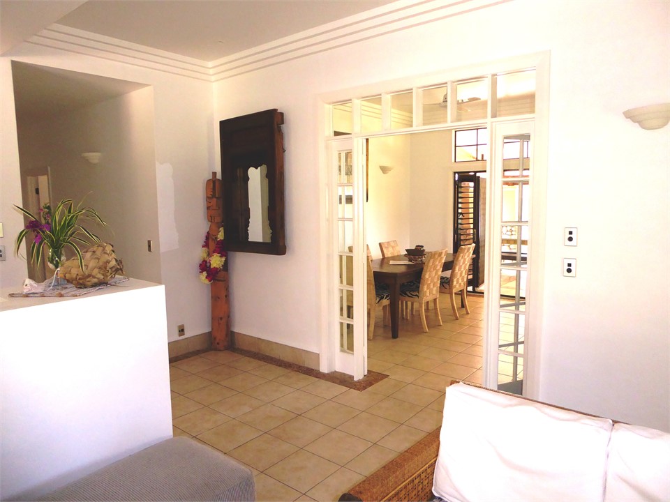 large open plan lounge looking to dining area